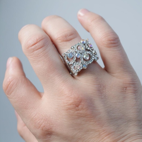 Elegant Silver toned AB Crystal Ring. Vintage - Picture 2 of 7